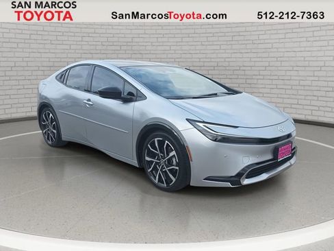 Used 2024 Toyota Prius Prime Premium image 3