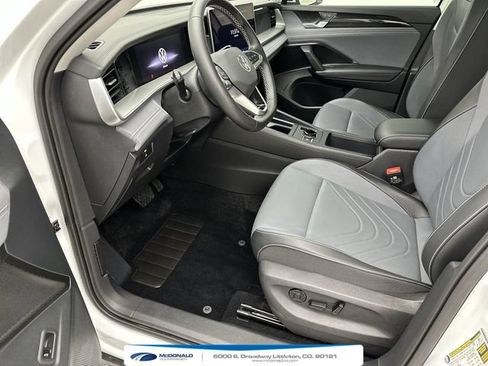 Certified 2026 Volkswagen Tiguan SE AWD/4WD image 11