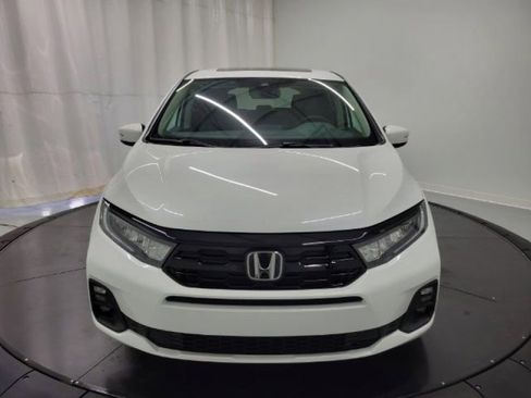 New 2026 Honda Odyssey Touring image 2