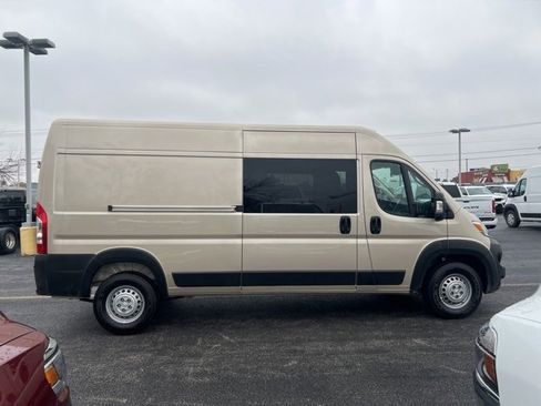 Used 2025 RAM ProMaster 2500 w/ Crew Van Package image 6