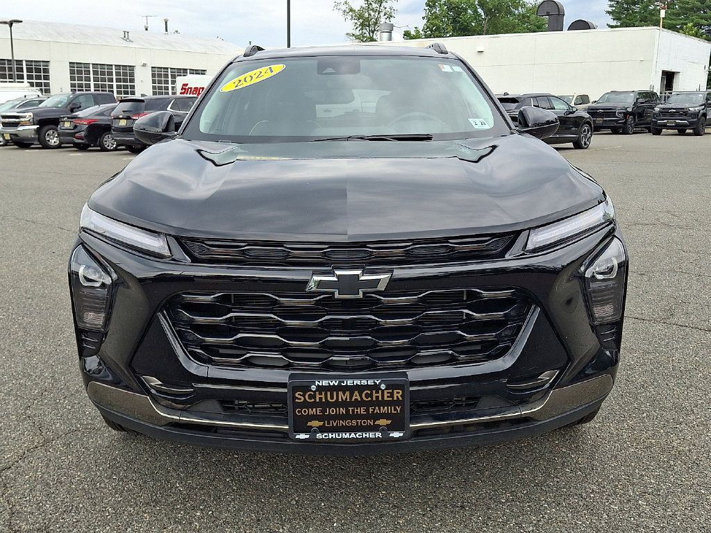 Used 2024 Chevrolet Trax ACTIV w/ Driver Confidence Package FWD image 2