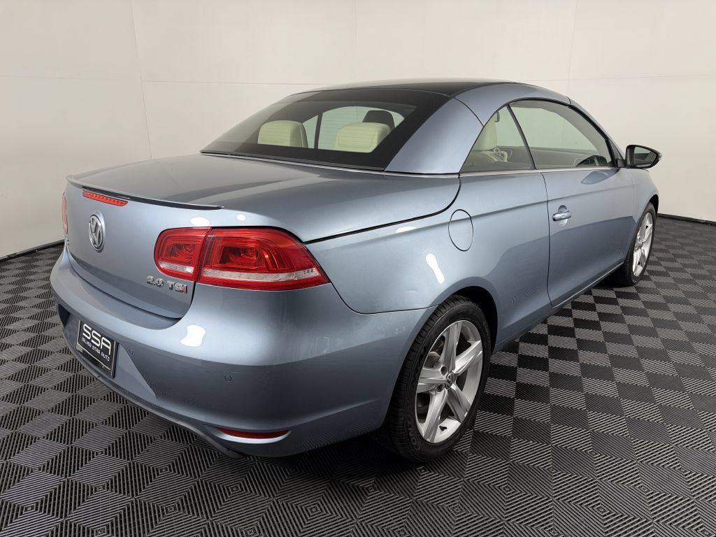 Used 2012 Volkswagen Eos Lux FWD image 12