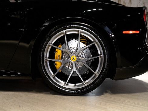 Used 2014 Ferrari F12 Berlinetta RWD image 15