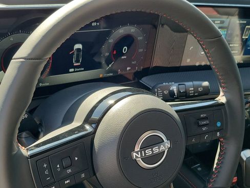 New 2026 Nissan Kicks SR w/ SR Premium Package FWD image 10