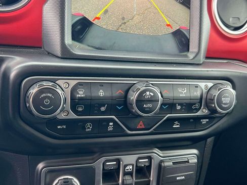 Used 2022 Jeep Gladiator Rubicon w/ Dual Top Group AWD/4WD image 27