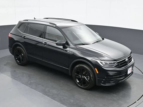 Used 2024 Volkswagen Tiguan SE R-Line AWD/4WD image 24