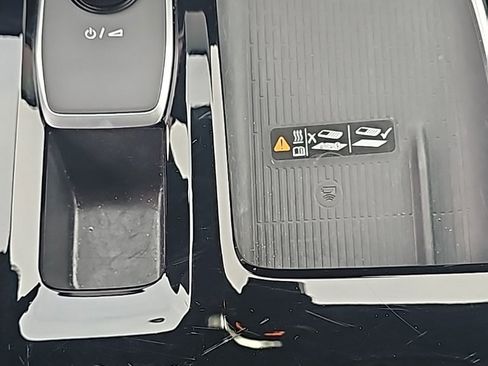 Certified 2025 Buick Enclave Sport Touring image 27