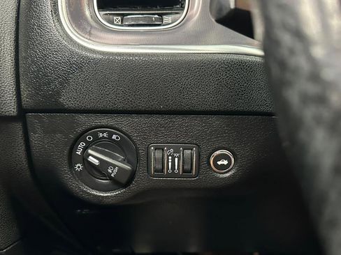 Used 2019 Dodge Charger Scat Pack image 32