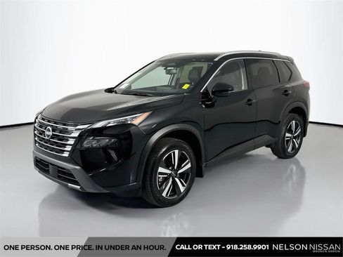 Certified 2025 Nissan Rogue SL w/ Tech Package AWD/4WD image 1