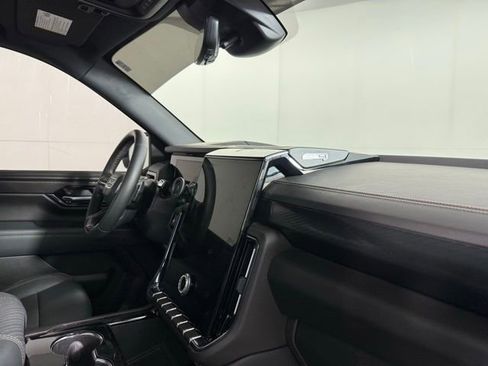 Used 2025 GMC Yukon XL AT4 w/ AT4 Premium Package image 34