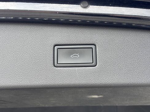 Used 2021 Volkswagen Tiguan S AWD/4WD image 13