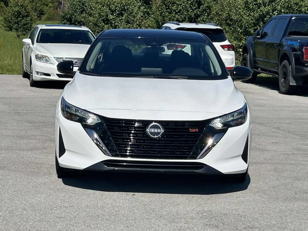 Used 2025 Nissan Sentra SR FWD image 2