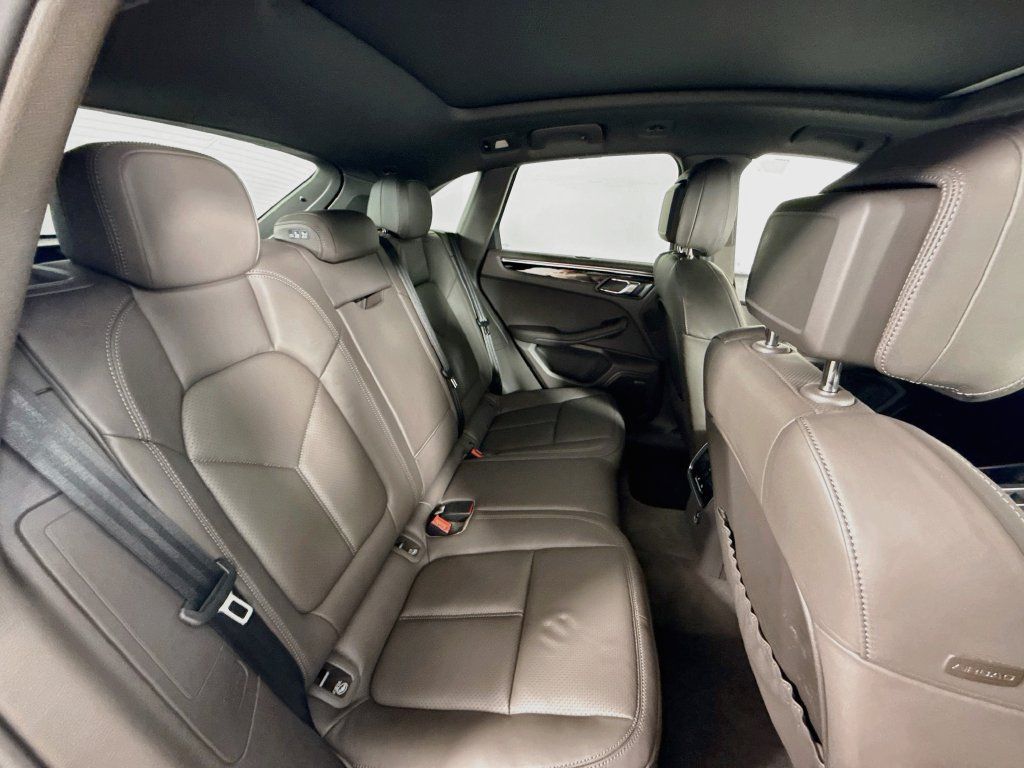 Certified 2026 Porsche Macan AWD/4WD image 27