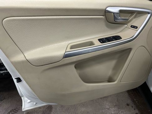 Used 2011 Volvo XC60 3.2 image 16