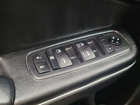 Used 2020 Chrysler 300 Touring w/ Sport Appearance Package RWD image 27