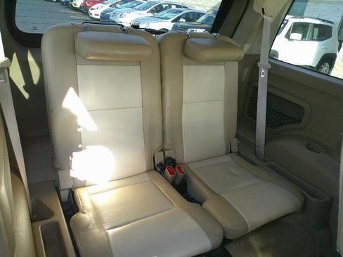 Used 2010 Ford Explorer Eddie Bauer image 8