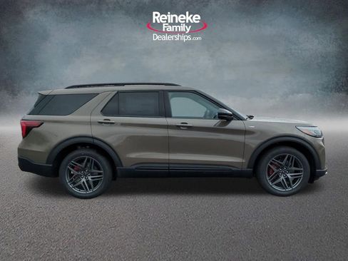 New 2026 Ford Explorer ST-Line AWD/4WD image 4
