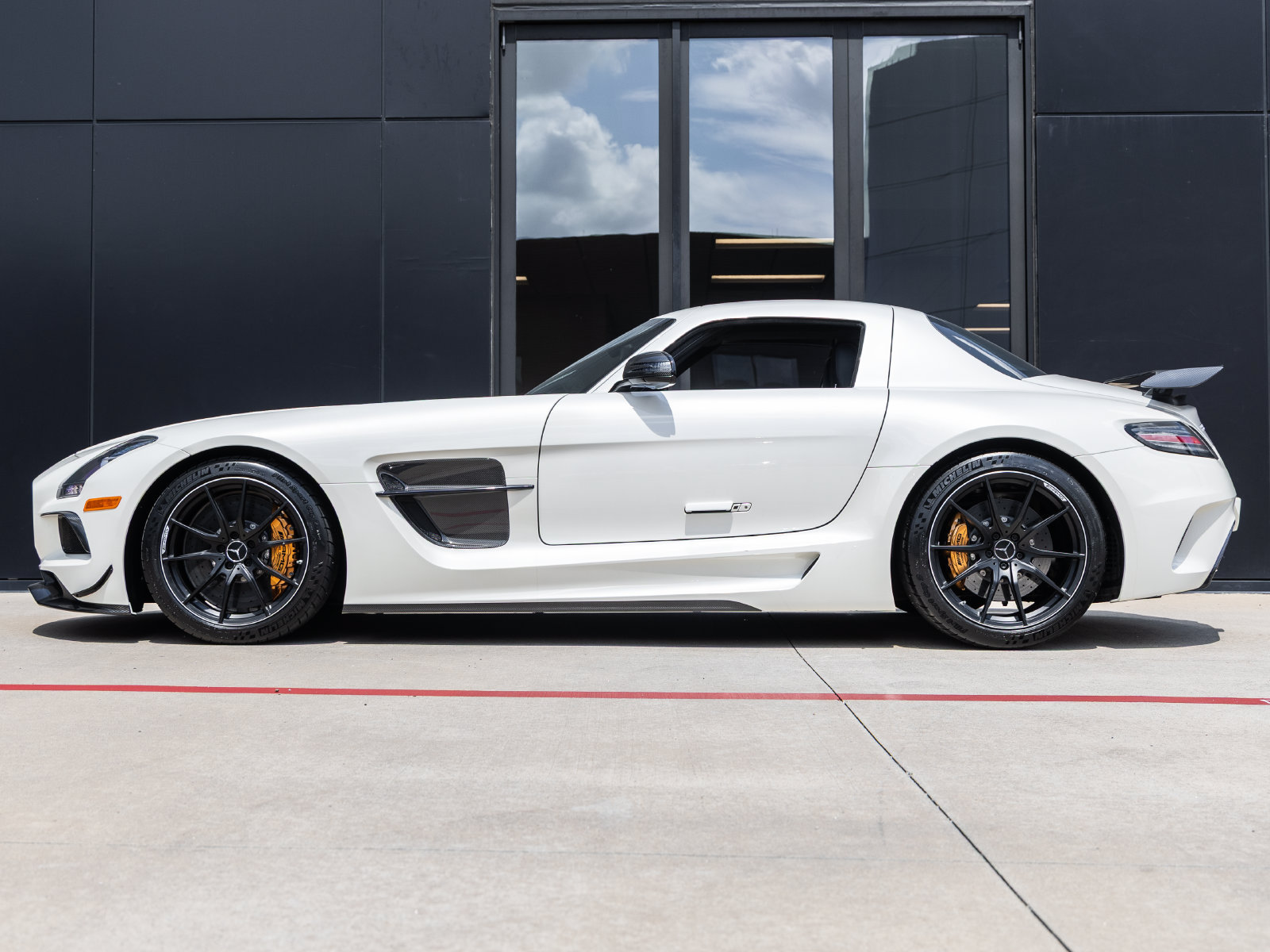 Used 2014 Mercedes-Benz SLS AMG Black Series image 10