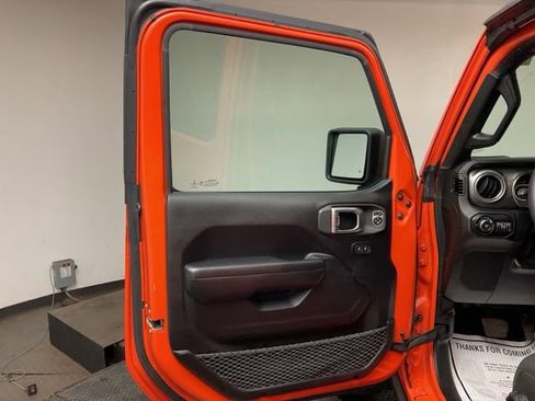 Used 2019 Jeep Wrangler Unlimited Rubicon AWD/4WD image 9