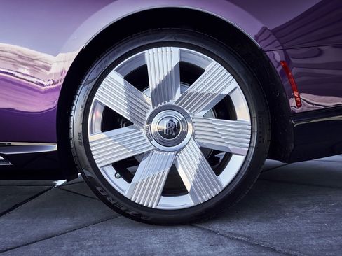 Used 2024 Rolls-Royce Spectre w/ Spectre Launch Package image 11