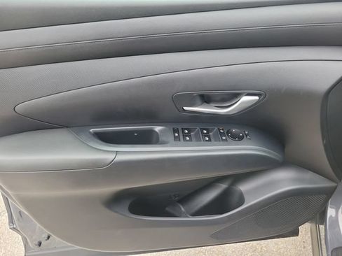 Used 2025 Hyundai Tucson SE FWD image 15