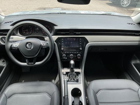 Used 2021 Volkswagen Passat 2.0T SE image 9