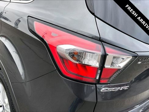 Used 2018 Ford Escape SE image 22