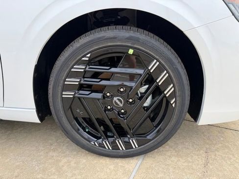 New 2026 Nissan Sentra SR w/ Floor Mat Package image 10