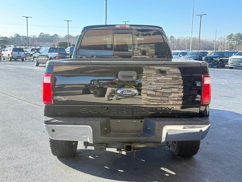 Used 2016 Ford F250 Lariat w/ Lariat Ultimate Package image 4