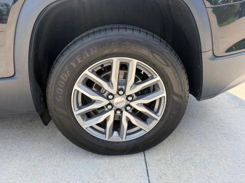 Used 2017 GMC Acadia SLE w/ Driver Alert Package I AWD/4WD image 70