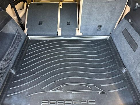 Used 2022 Porsche Cayenne AWD/4WD image 35