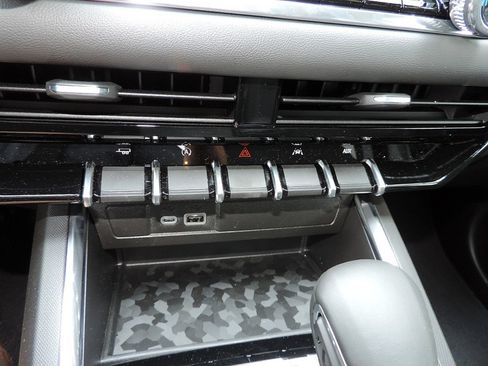 New 2026 GMC Canyon Elevation w/ Convenience Package RWD image 17
