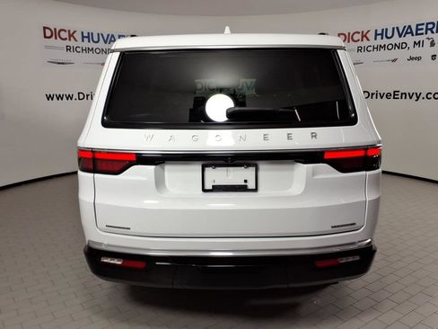 Used 2023 Jeep Wagoneer Series II AWD/4WD image 5