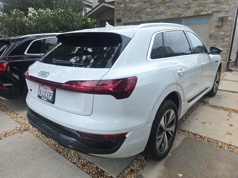 Used 2024 Audi Q8 e-tron Premium Plus AWD/4WD image 6