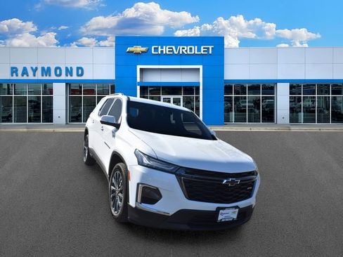 Used 2023 Chevrolet Traverse RS w/ LPO, Floor Liner Package AWD/4WD image 9