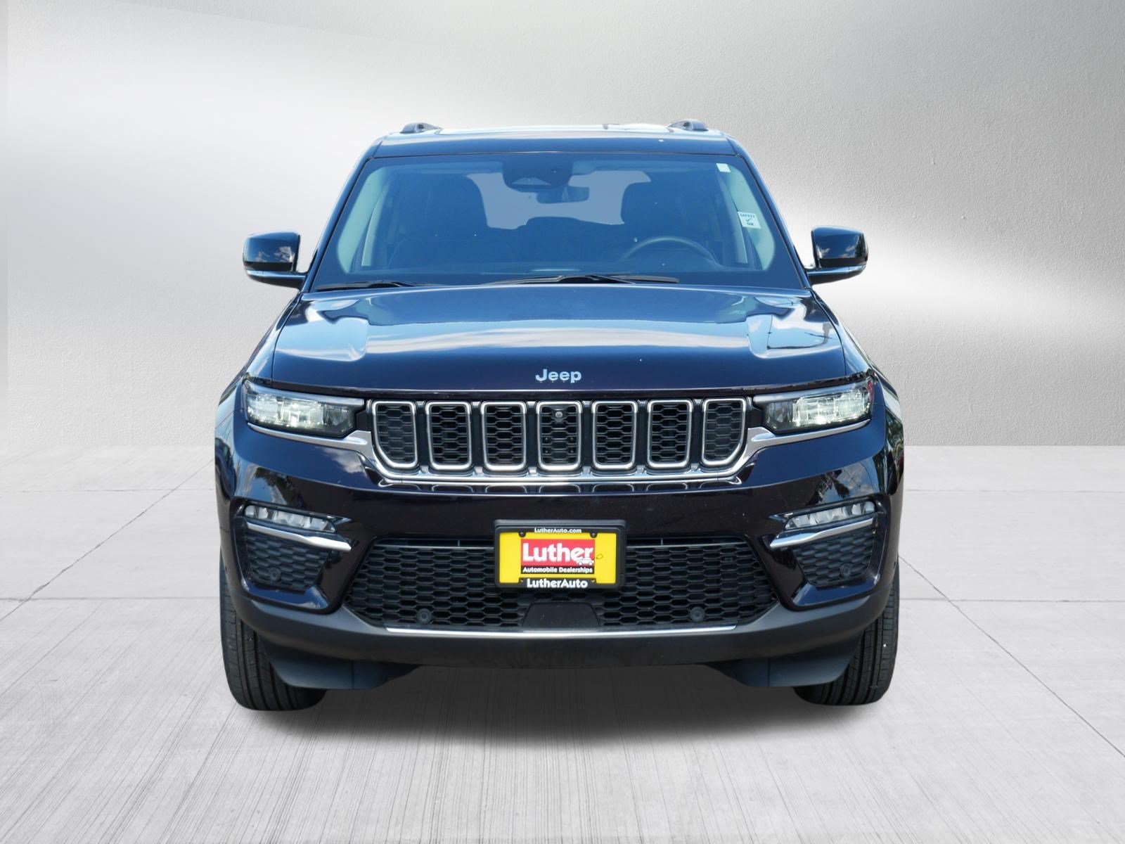 Used 2022 Jeep Grand Cherokee Limited 4xe w/ Luxury Tech Group II AWD/4WD image 2