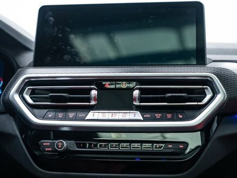 Used 2024 BMW X4 xDrive30i w/ Premium Package image 17