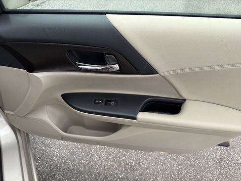 Used 2013 Honda Accord EX-L image 25