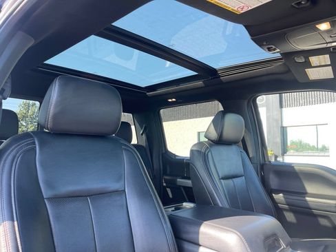 Used 2022 Ford F250 Lariat w/ Black Appearance Pkg AWD/4WD image 36