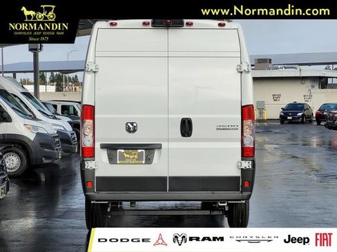 New 2024 RAM ProMaster 2500 w/ Convenience Group FWD image 5