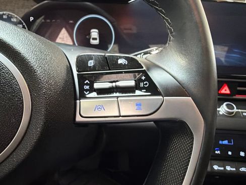 Used 2025 Hyundai Elantra SEL FWD image 18