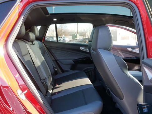 Used 2023 Volkswagen ID.4 Pro S Plus image 19