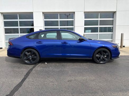 Used 2024 Honda Accord Sport image 3