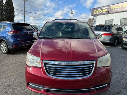 Used 2014 Chrysler Town & Country Touring-L
