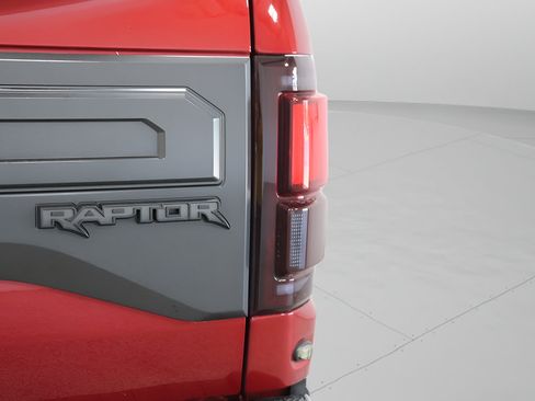 Used 2018 Ford F150 Raptor w/ Equipment Group 802A Luxury AWD/4WD image 33
