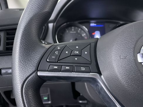 Used 2020 Nissan Rogue Sport S image 24