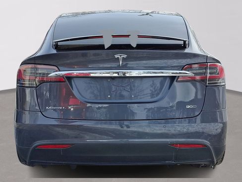 Used 2016 Tesla Model X 90D image 5