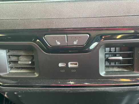 Used 2024 GMC Sierra 1500 AT4 w/ Technology Package image 29