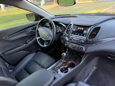 Used 2015 Chevrolet Impala LTZ FWD image 12