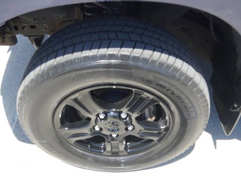 Used 2011 Toyota Tundra 4x4 Double Cab w/ TRD Off-Road Pkg image 39